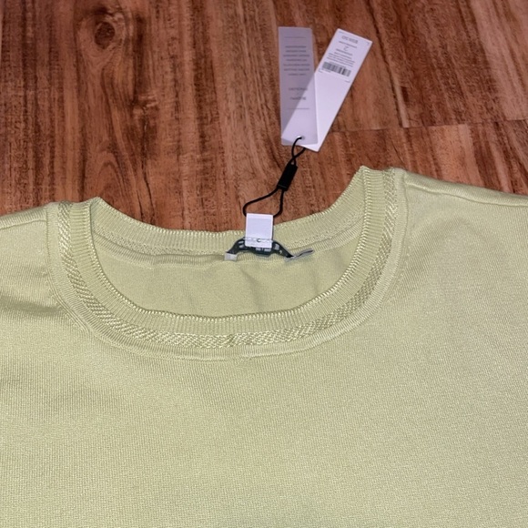 Chicos women’s large 12 sweater top Light Green Short Sleeve crew knit NWT - Picture 2 of 9